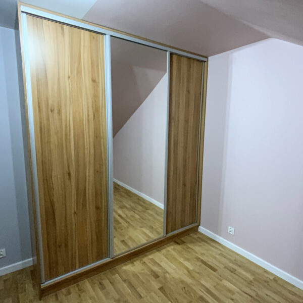 gallery-item