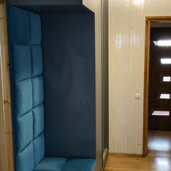 gallery-item