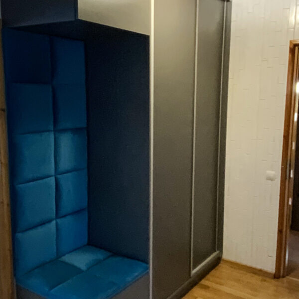 gallery-item
