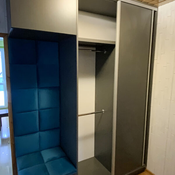 gallery-item