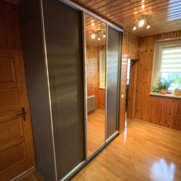 gallery-item