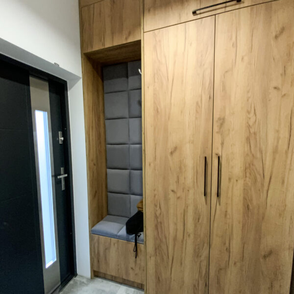 gallery-item