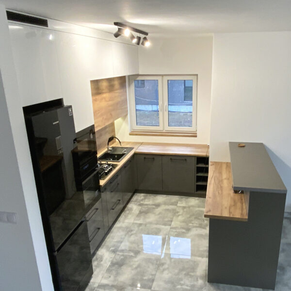 gallery-item