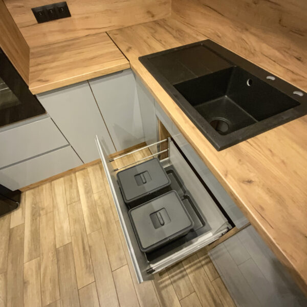 gallery-item