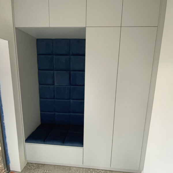 gallery-item