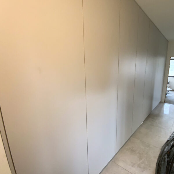 gallery-item