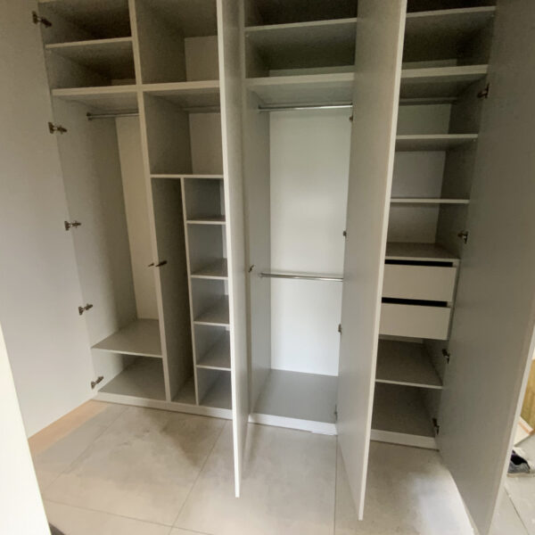 gallery-item