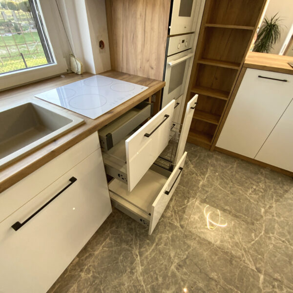 gallery-item