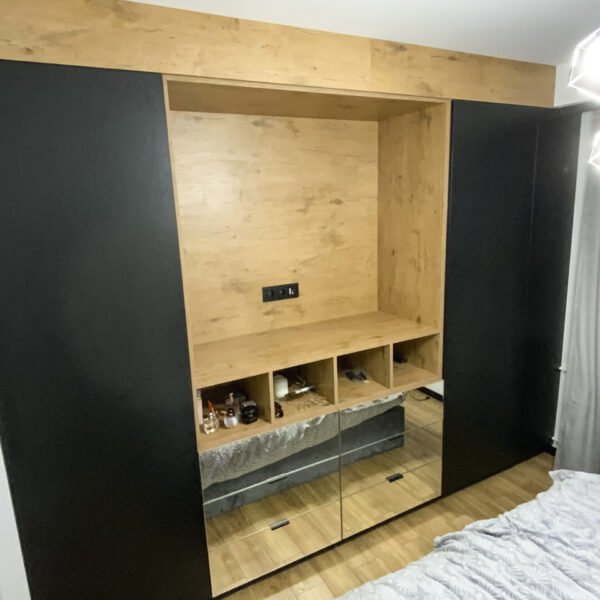 gallery-item