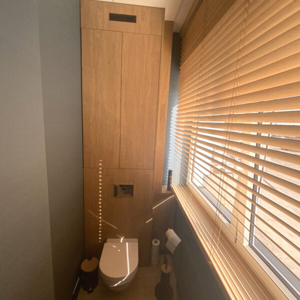 gallery-item
