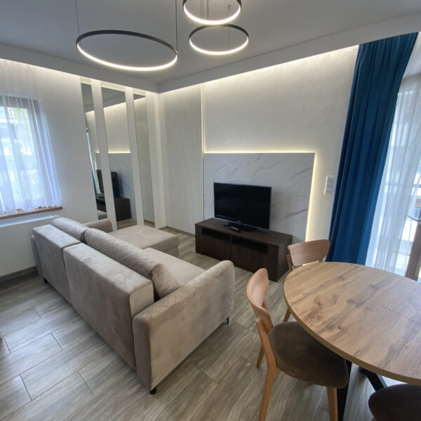 gallery-item