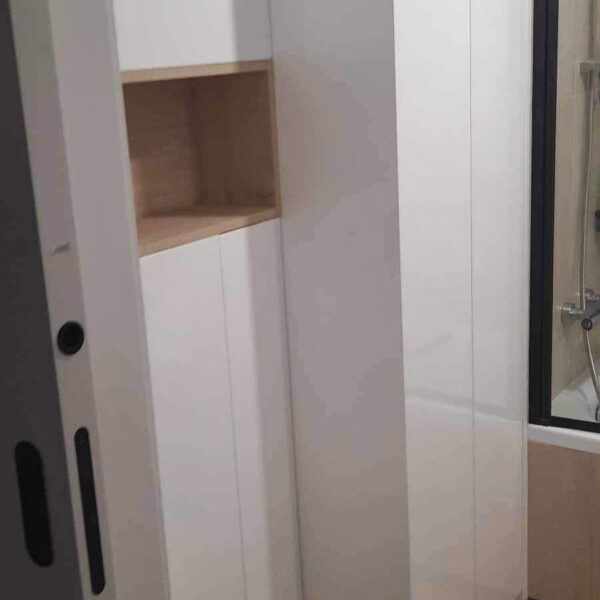 gallery-item