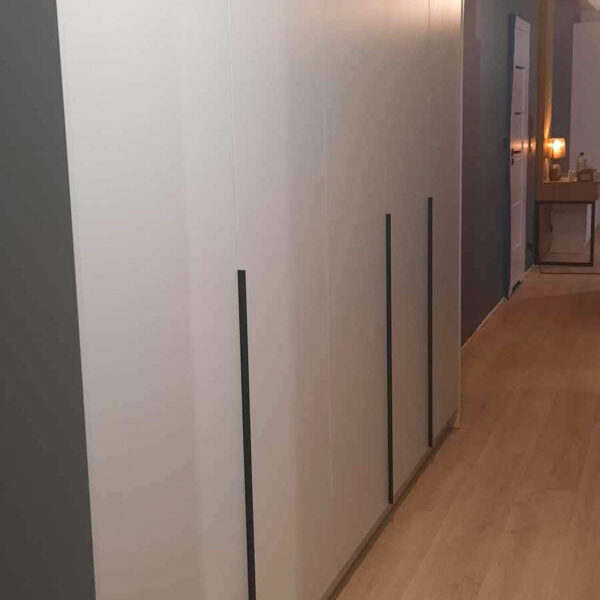 gallery-item