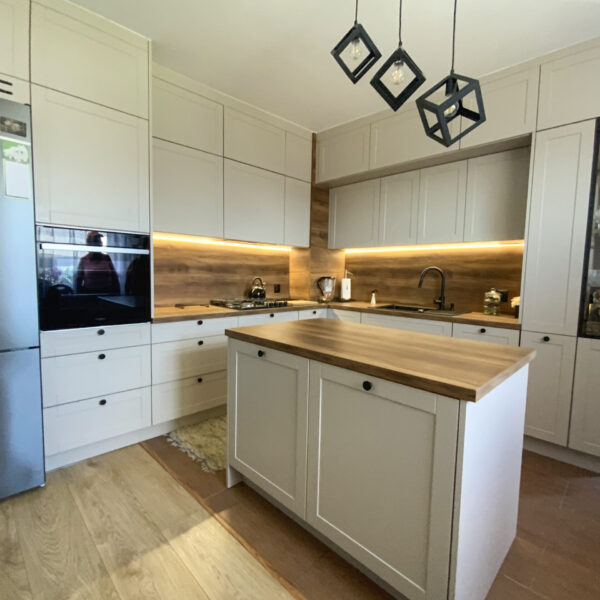 gallery-item