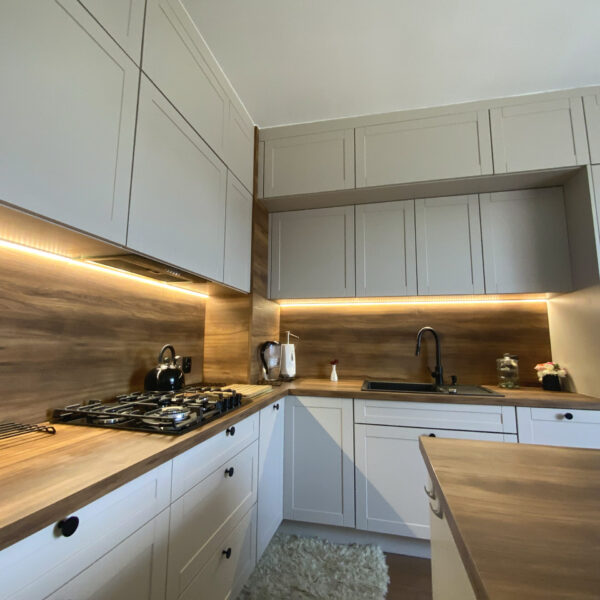 gallery-item