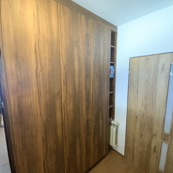gallery-item