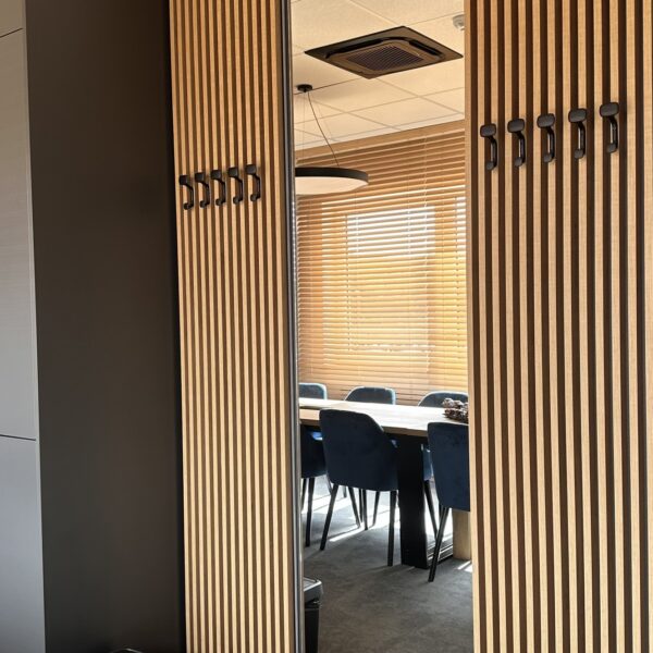 gallery-item