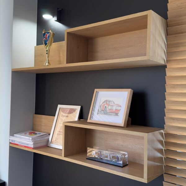 gallery-item