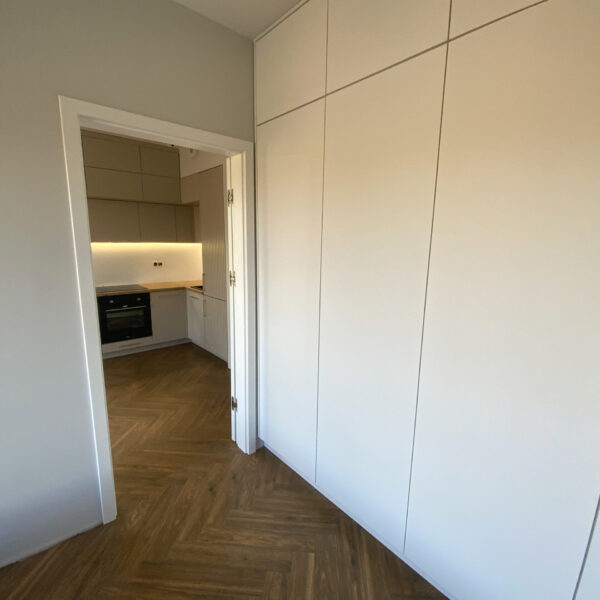 gallery-item