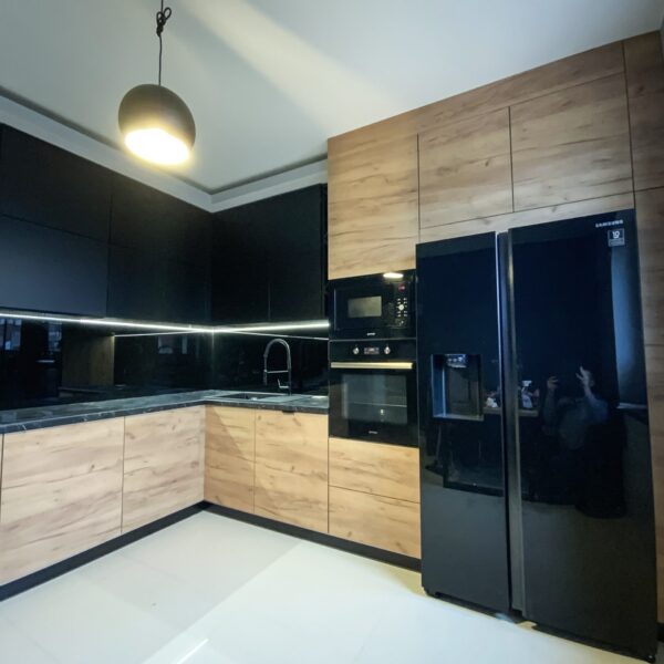 gallery-item