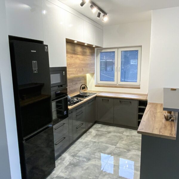 gallery-item