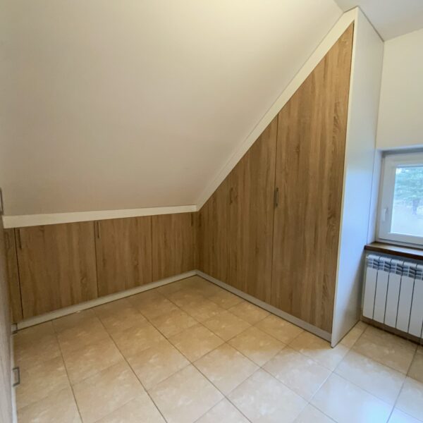 gallery-item