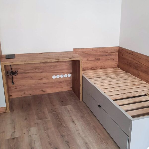gallery-item