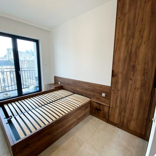 gallery-item