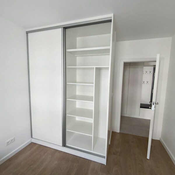 gallery-item