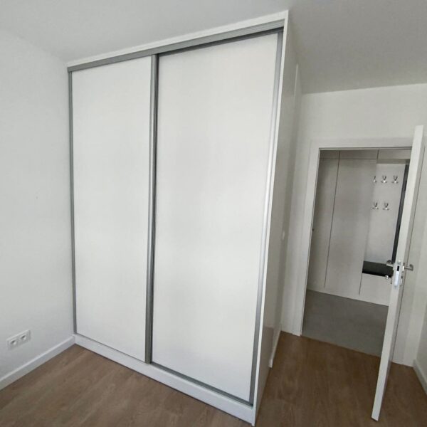 gallery-item
