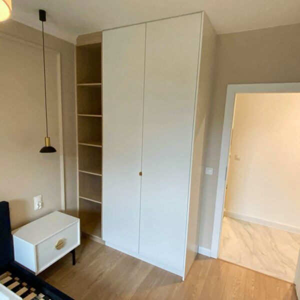 gallery-item