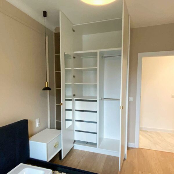 gallery-item
