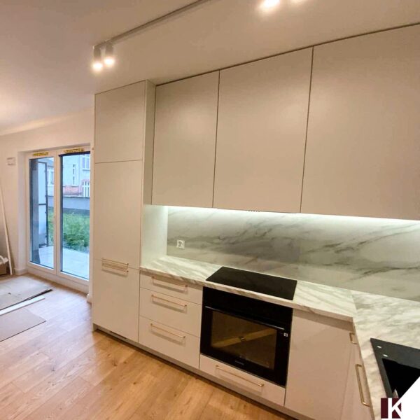 gallery-item