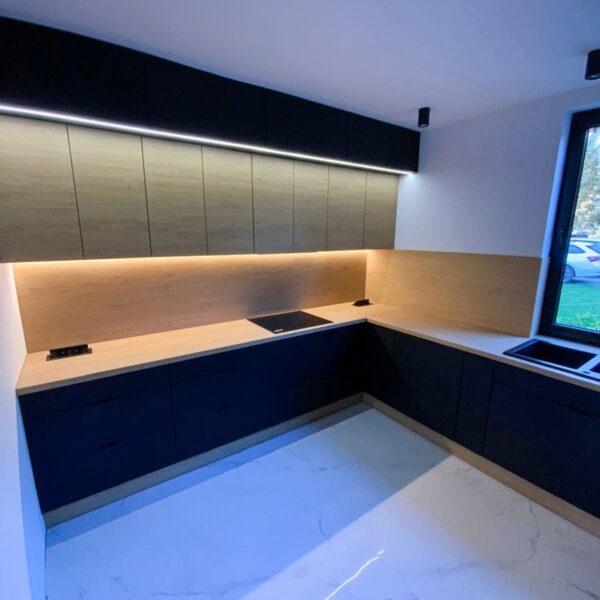 gallery-item