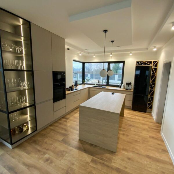 gallery-item