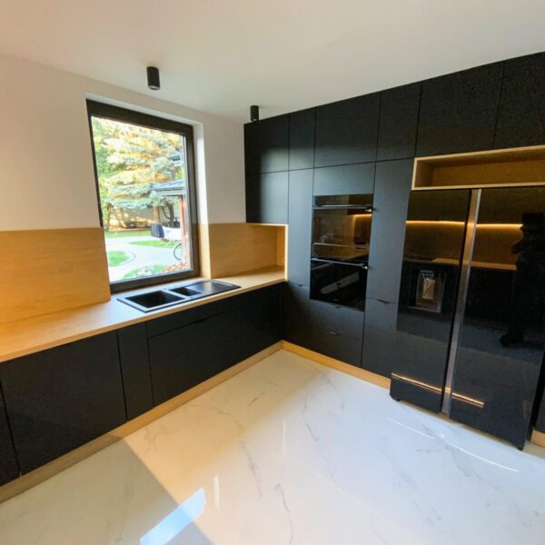 gallery-item