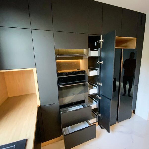 gallery-item