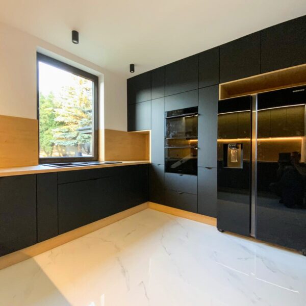 gallery-item