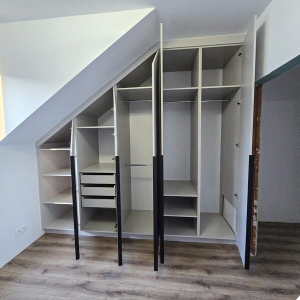 gallery-item