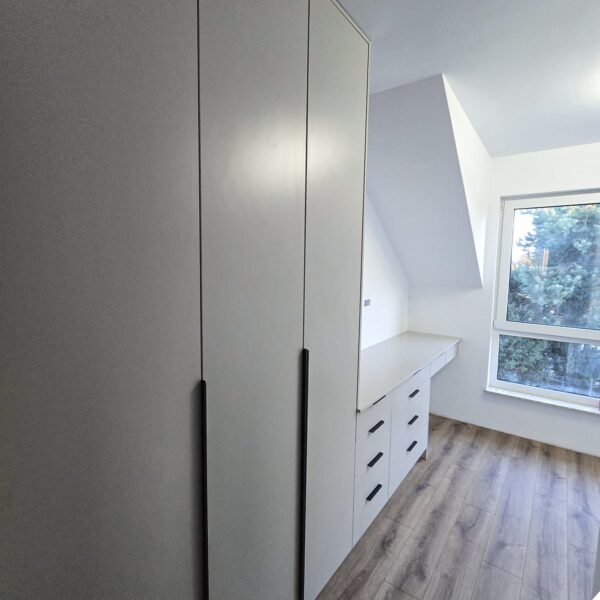 gallery-item