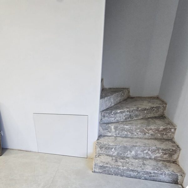 gallery-item
