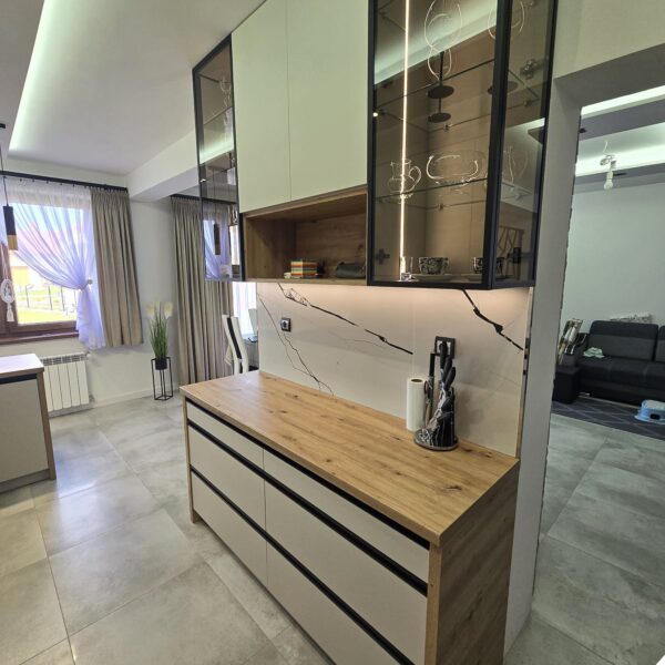 gallery-item