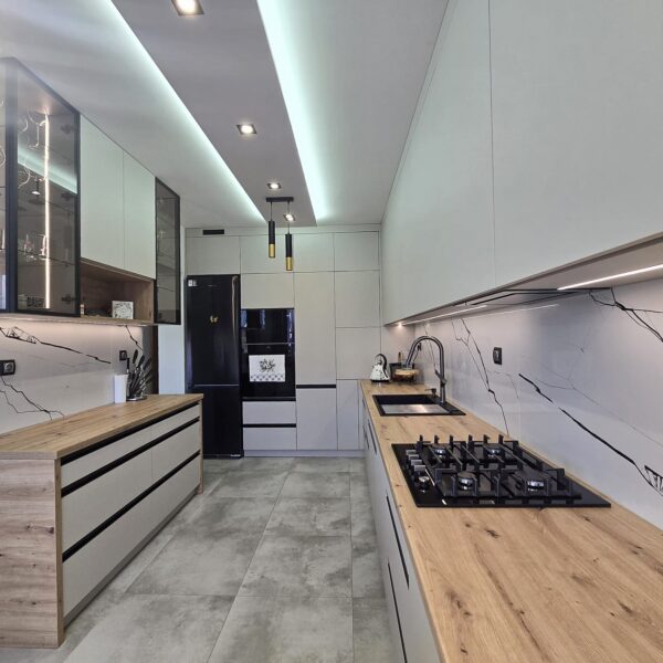 gallery-item