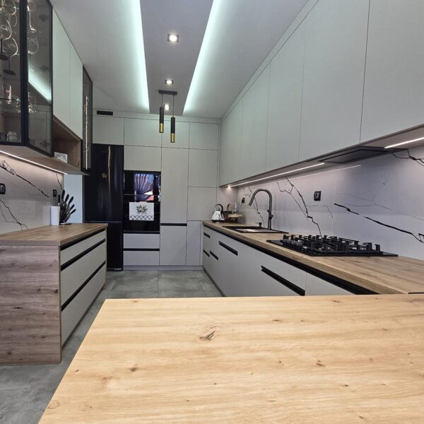 gallery-item