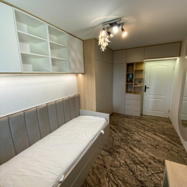 gallery-item
