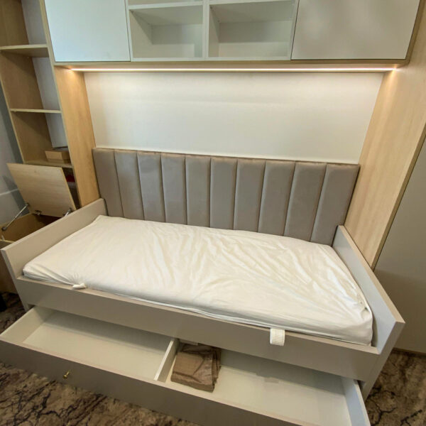 gallery-item
